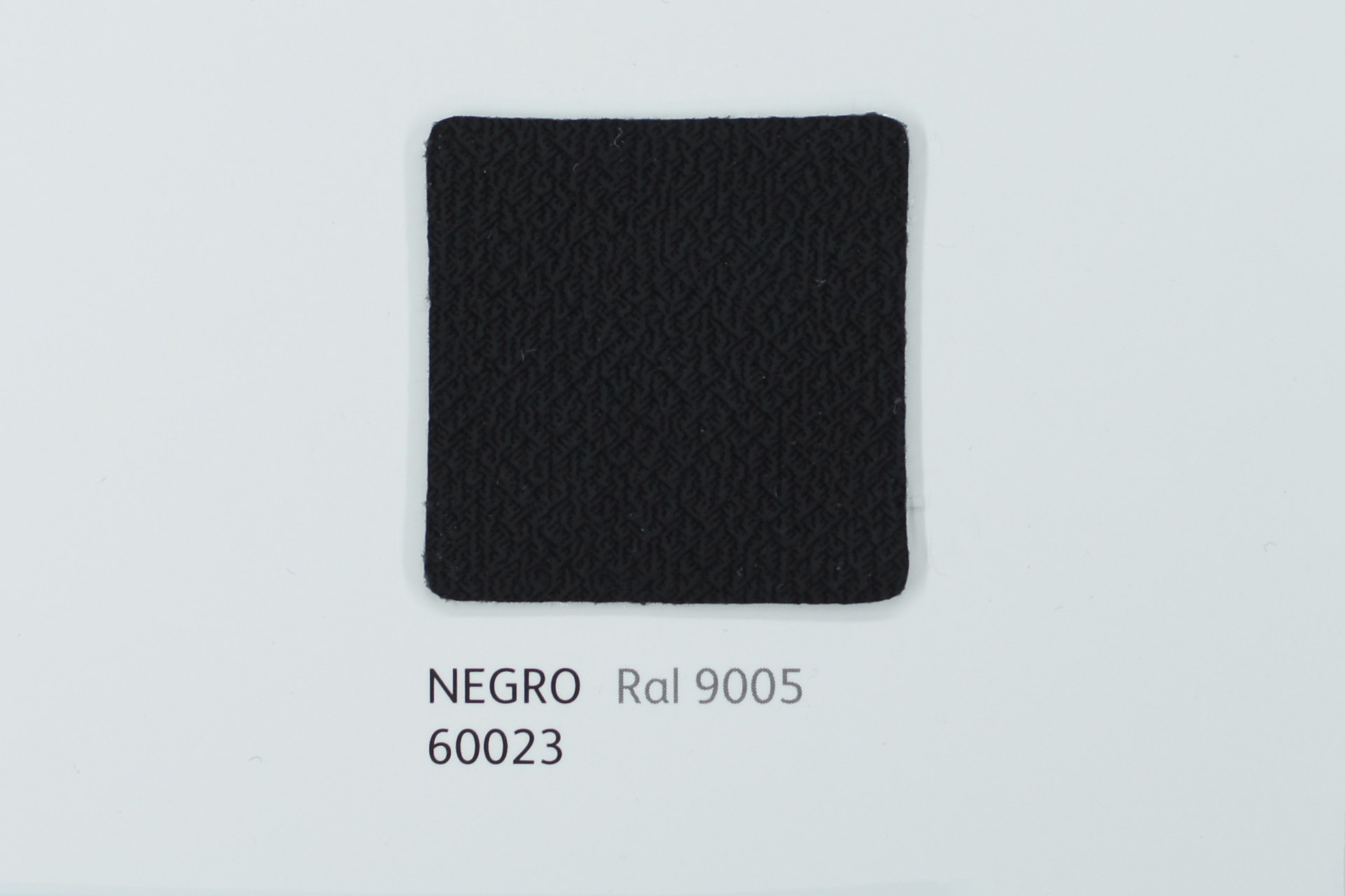 CLASS FR Огнестойкая тентовая ткань 640г/м2 от SAULEDA (Испания)